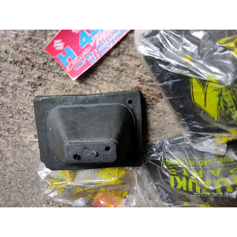 karet tutup penutup  karburator Suzuki trs gp100 GP