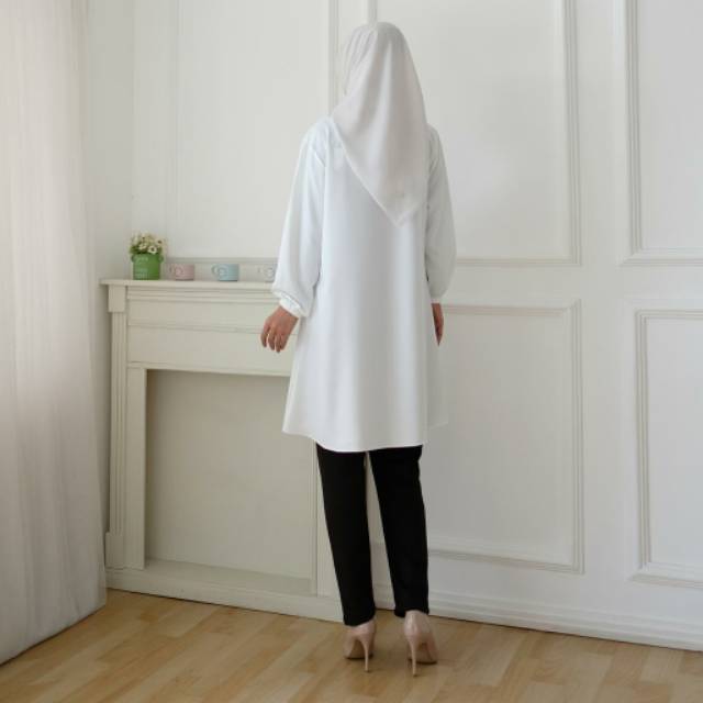 TOP WHITE NAURA FIT TO L Baju Atasan Wanita Muslim Terbaru Sesuai Gambar Realpict