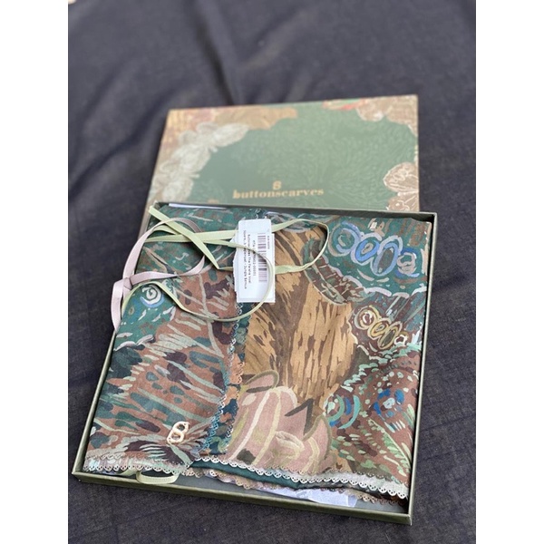 Preloved Buttonscarves Farsha jungle