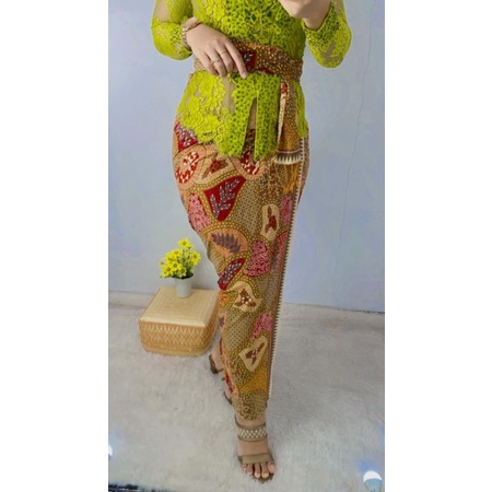 Kamen lembaran //Kamen bali // Sutra paris set selendang