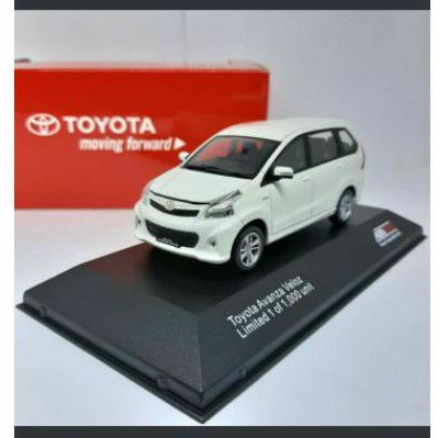 Diecast mobil toyota avanza veloz original merchandise auto2000 miniatur skala 1:43