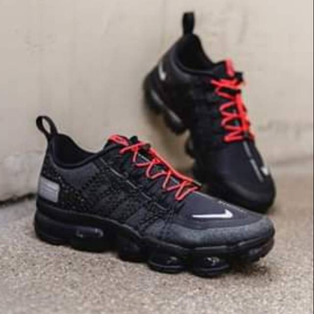 nike vapormax utility black and red
