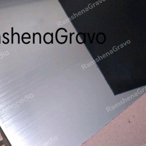 

♜ gravoply /gold&silver/hairline/bahan name tag/30x40cm tebal 1.5mm - Gold ♝