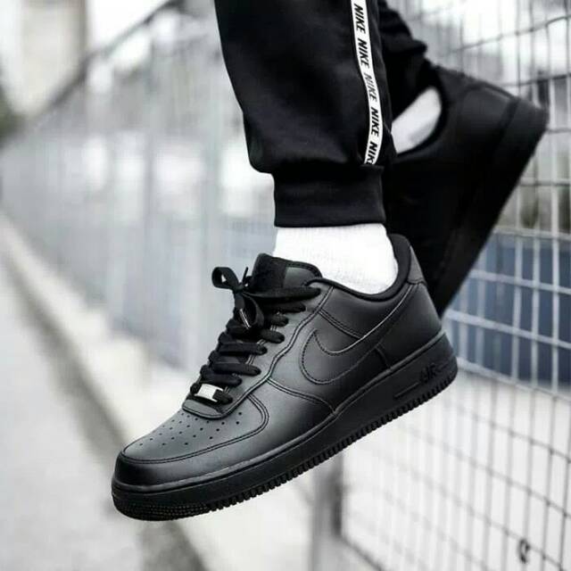 Sepatu Nike Air Force 1 Triple Black 