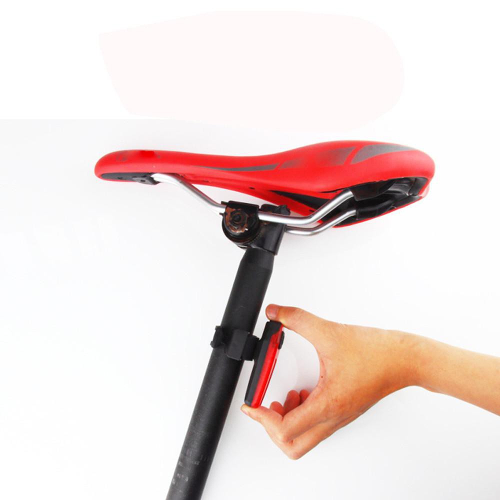 Lampu Belakang Sepeda USB Rechargeable / Rear Tail Bike Portable Light Lamp