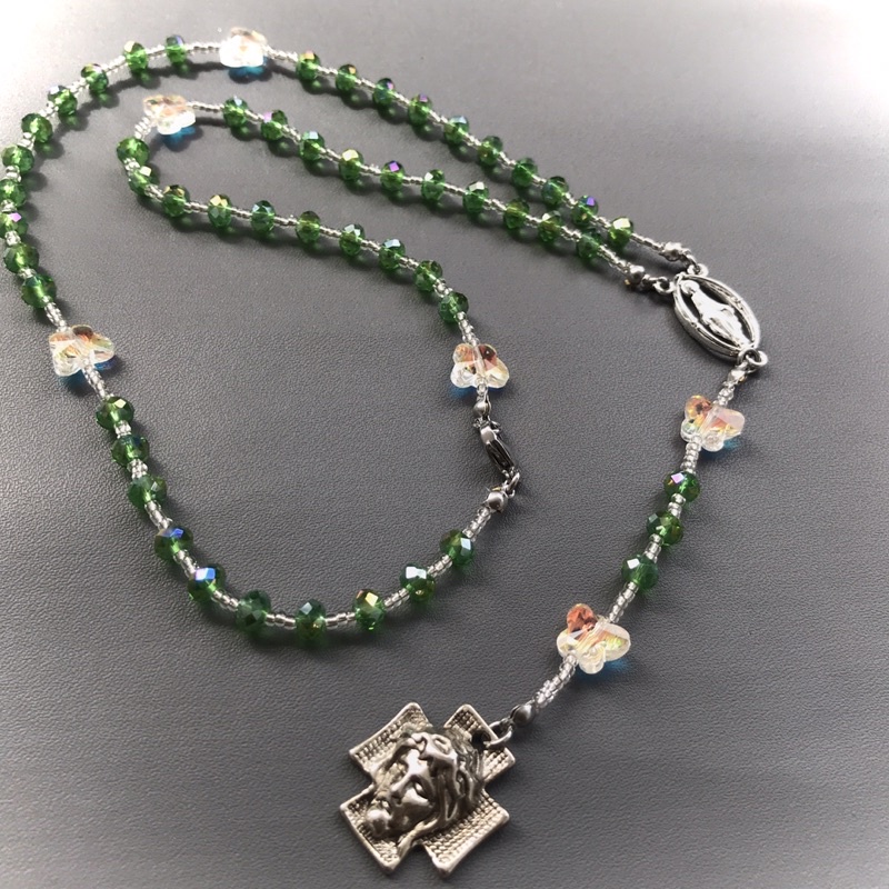 Rosario crystal hijau/rosario crystal kupu kupu/rosario anti karat/kalung salib/rosario makassar/ros