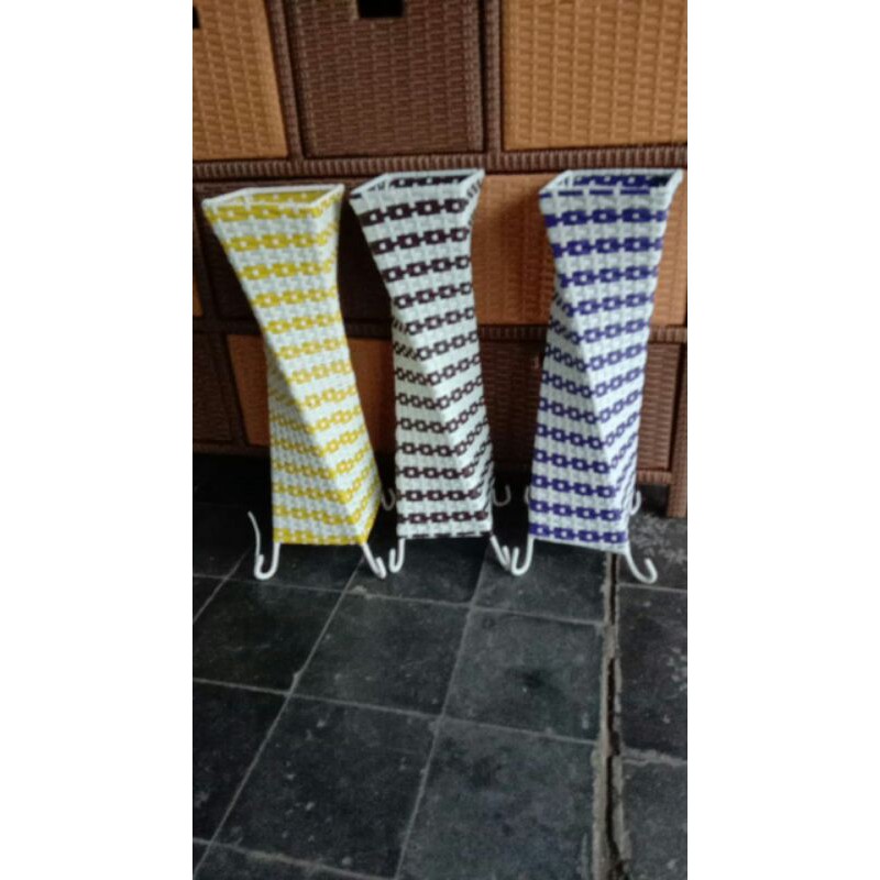 Vas bunga rotan sintetis