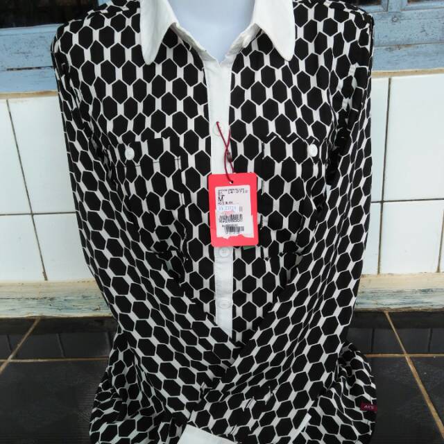 Blouse/kemeja wanita brand Ako