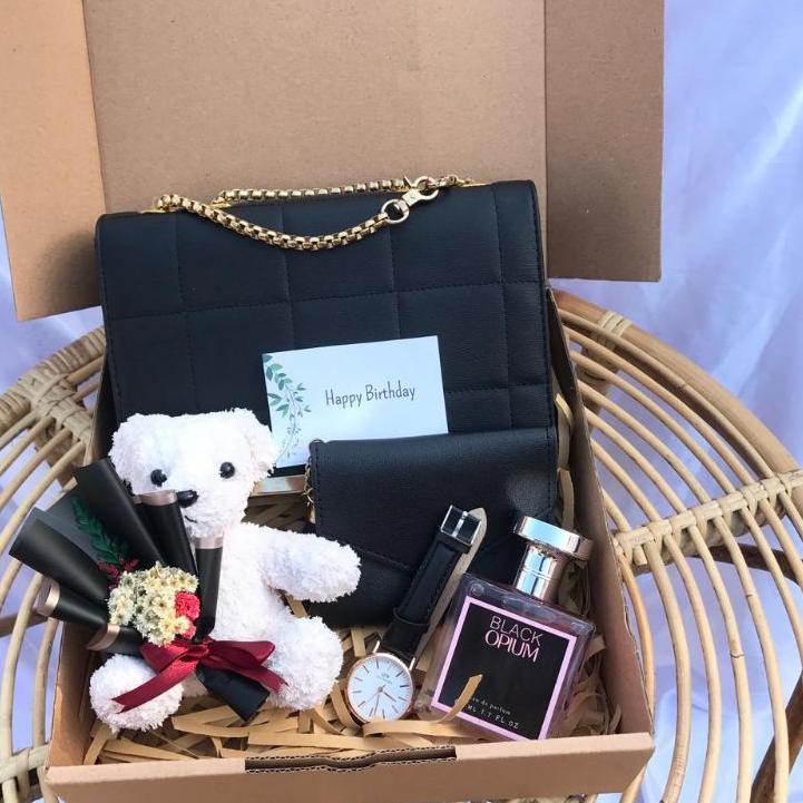 

[LUCIRA HITAM] GIFT BOX CEWEK / KADO CEWEK / HAMPERS CEWEK / ANNIVERSARY / WEDDING F9KQF Readystock