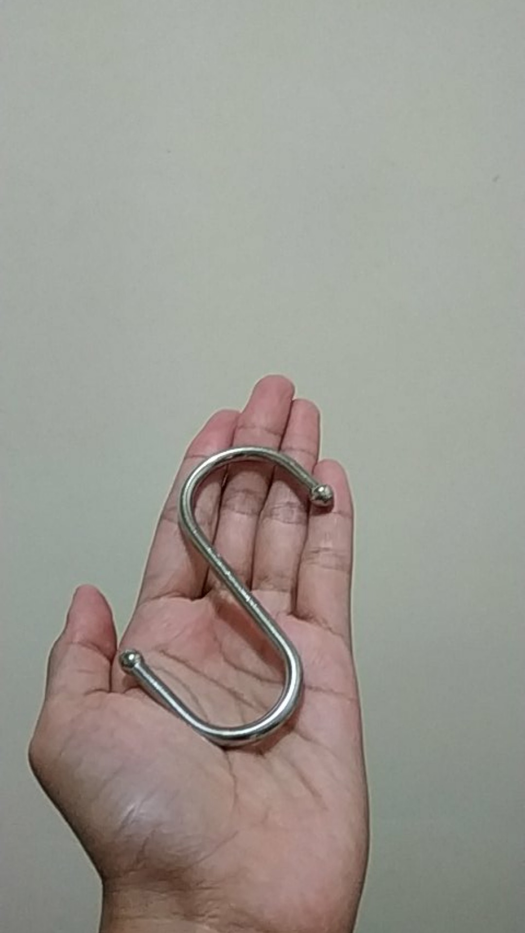 Gantungan Kaitan Huruf S