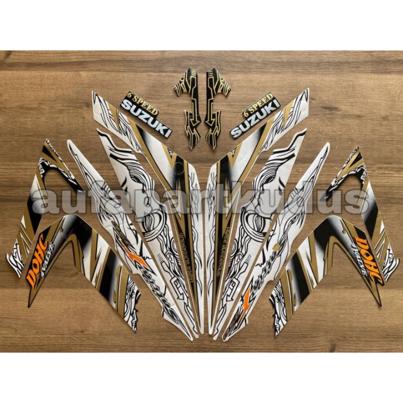 Stripping strip stiker sticker lis polet body Suzuki Satria F150 Barong thn.2011 Putih Gold striping