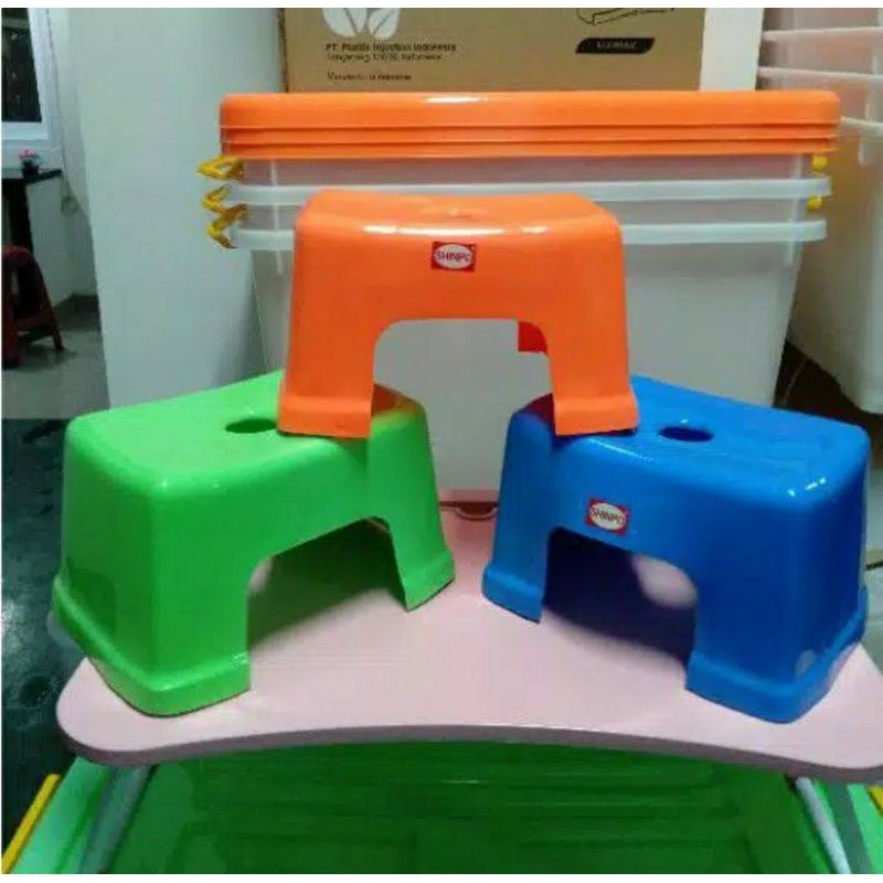 Jongkok Jengkok Shinpo / Kursi Kecil Plastik SIP 188