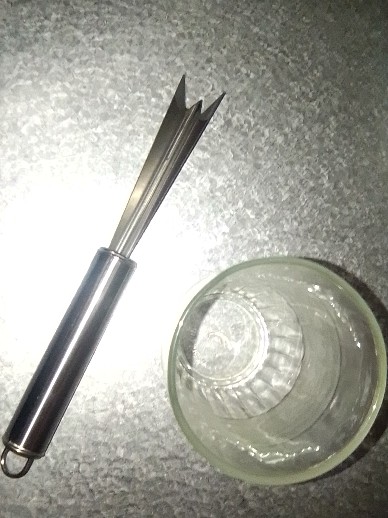 Pisau Garpu Peeler Alat Pengupas Nanas Walfos Unik Mudah Gak Ribet A7