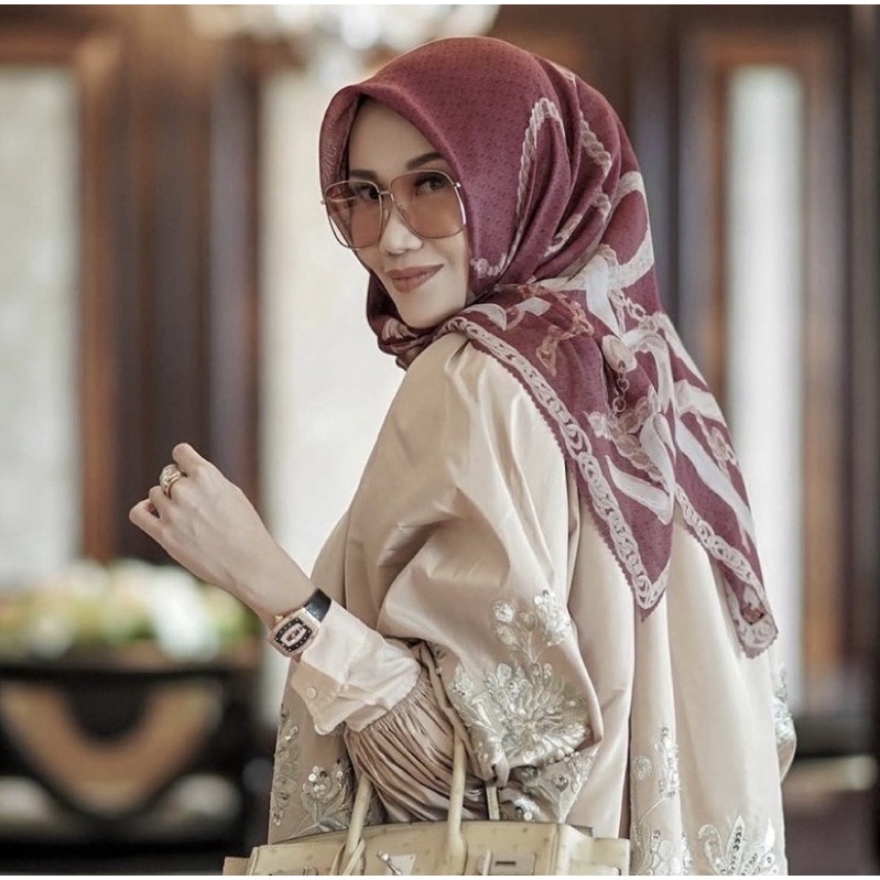 Buttonscarves The chain Series Ruby