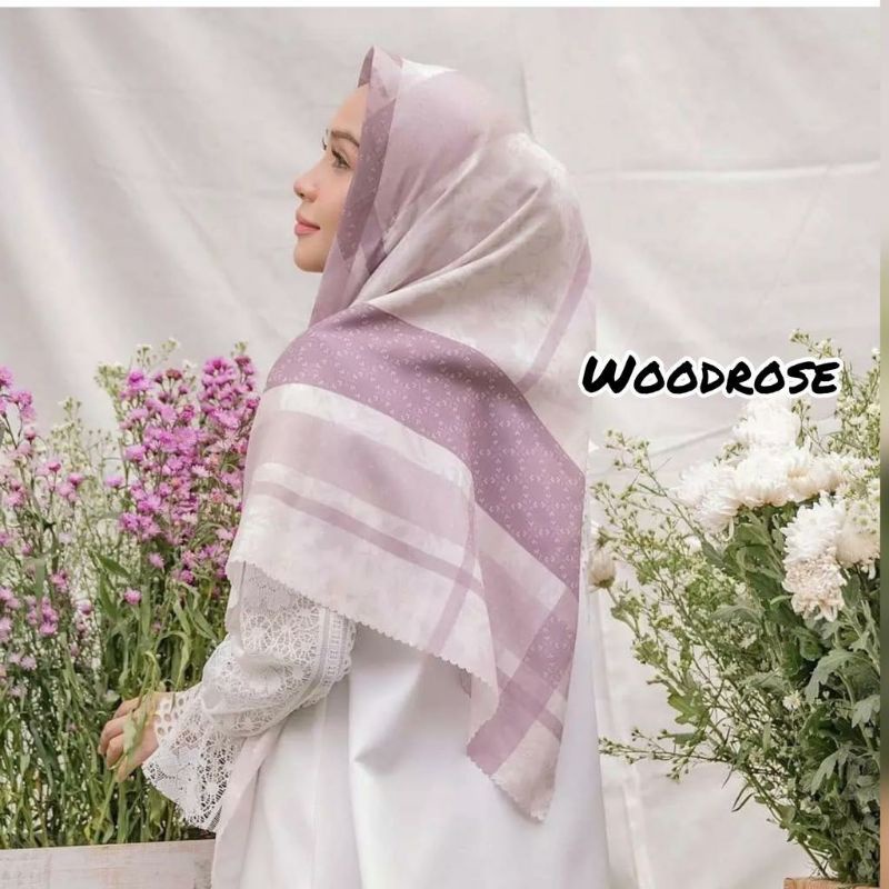 Rachel Scarf Wearing Klamby