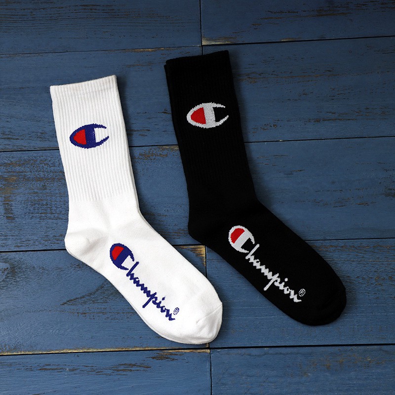  Kaos  Kaki Motif Champion  Warna  Hitam dan Putih  Gaya Kasual 