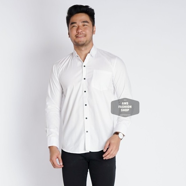 Kemeja Pria Lengan Panjang Putih Polos Kancing Hitam Kemeja Cowok Keren Casual Slimfit 3261