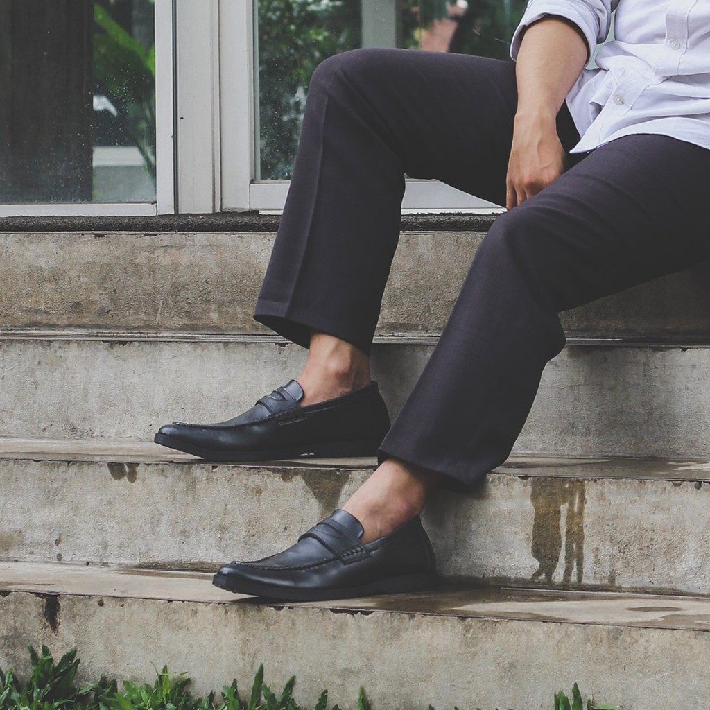 Porte Black | Sepatu Hitam Tanpa Tali Loafers Pria Casual Kerja Formal Kantor Laki | FORIND x Giant