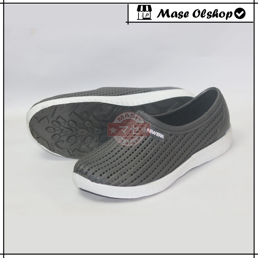 Sepatu Karet Pria New Era MB 6020 Slip On