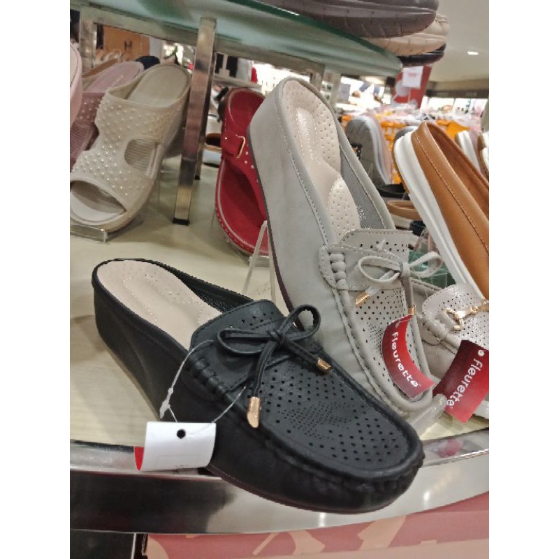 sepatu sandal Fleurette Ringan