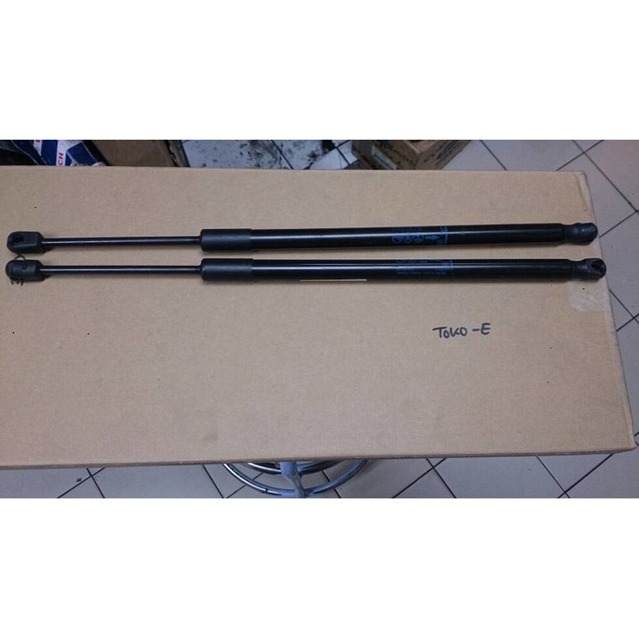 Shock bagasi Chevrolet Spin