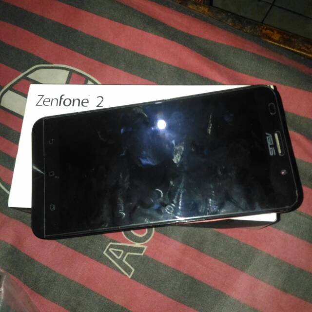 Asus zenphone 2 ze551ml Ram 4gb Rom 32gb