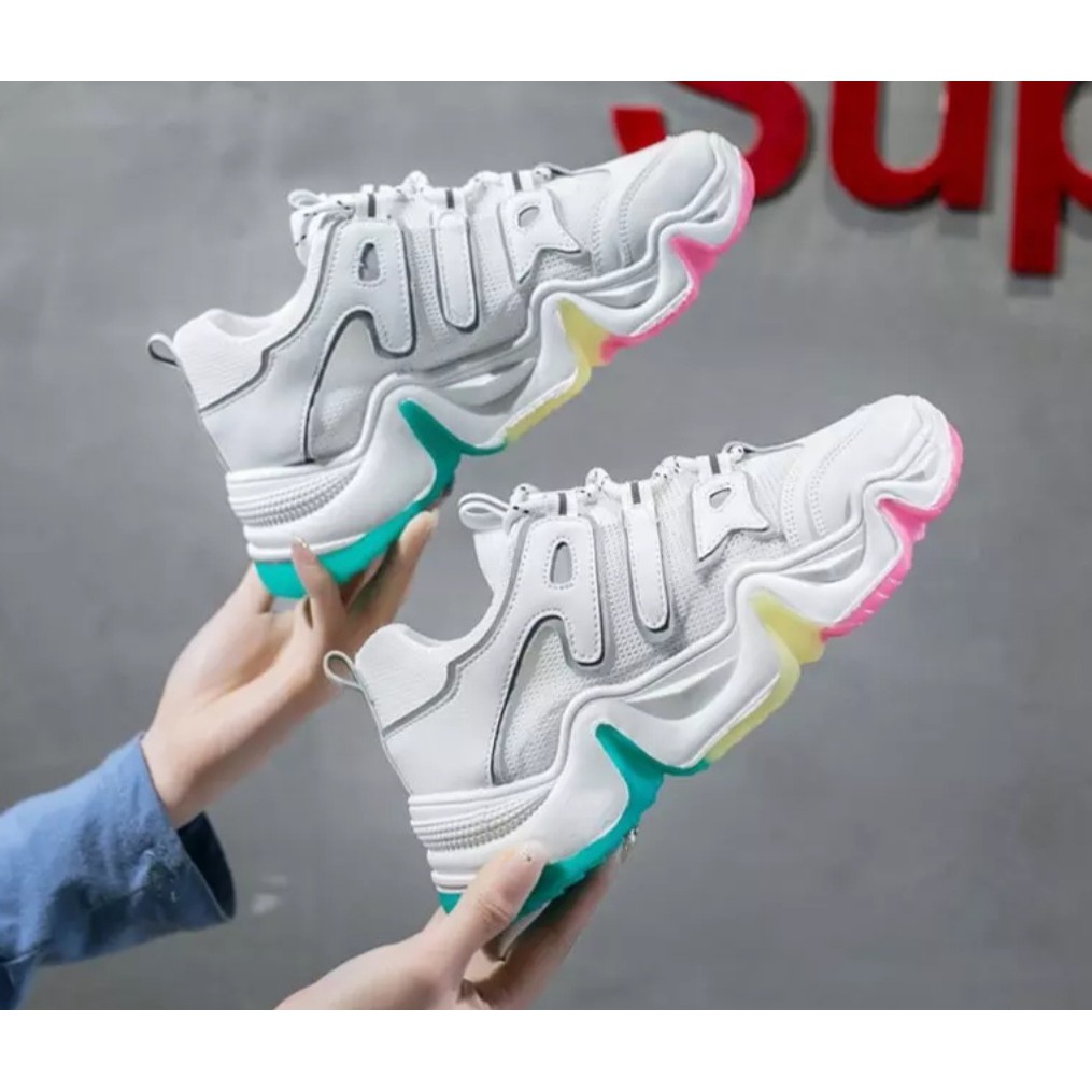 Sneakers Wanita Hologram Dimensi AS120