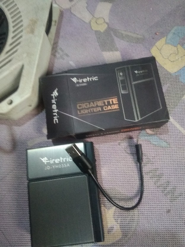 Taffware E-spark Focus Kotak Rokok 20 Slot Dengan Korek Elektrik Removable