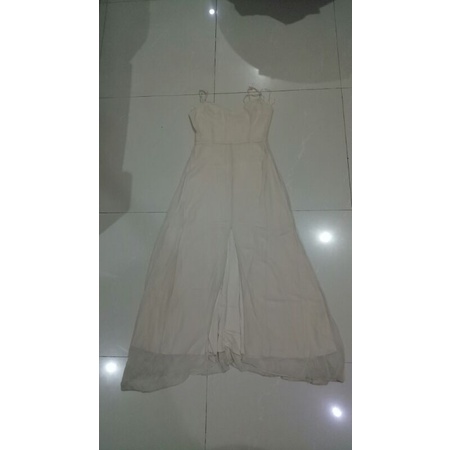 Dress tali spaghetti elegan