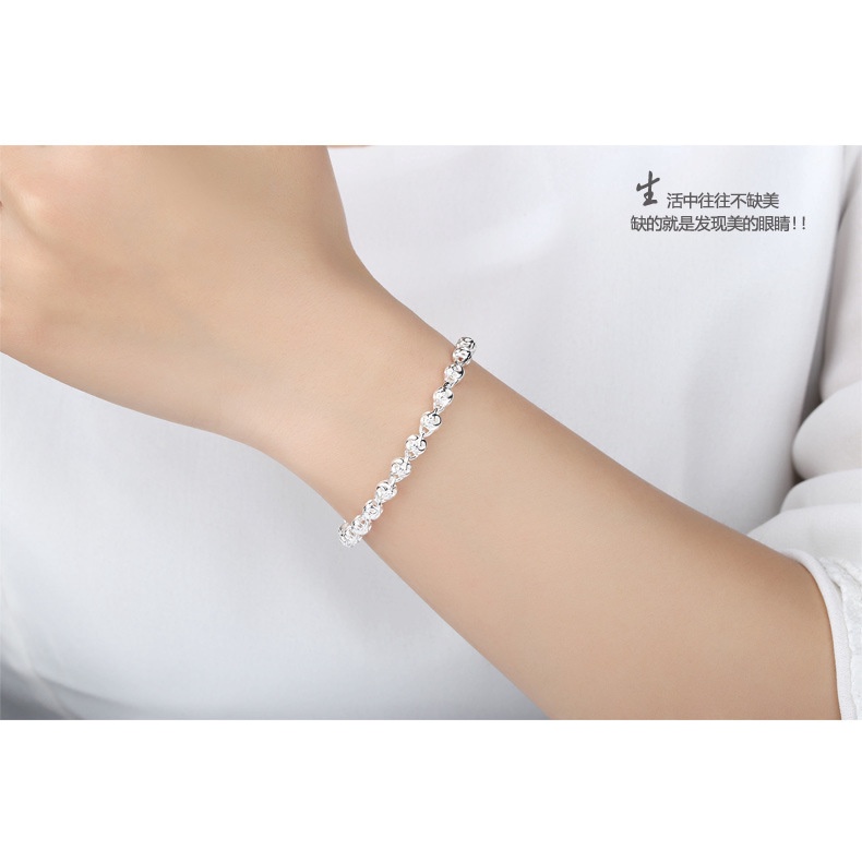 Gelang Tangan Rantai Aksen Bola Hollow Bahan Stainless Steel Warna Silver Untuk Wanita