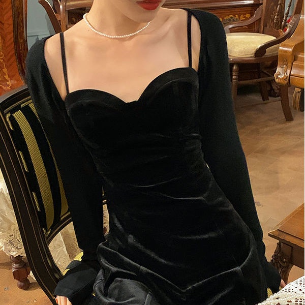 2021 baru Perancis retro beludru suspender dress temperamen feminin seksi off-the-shoulder pinggang