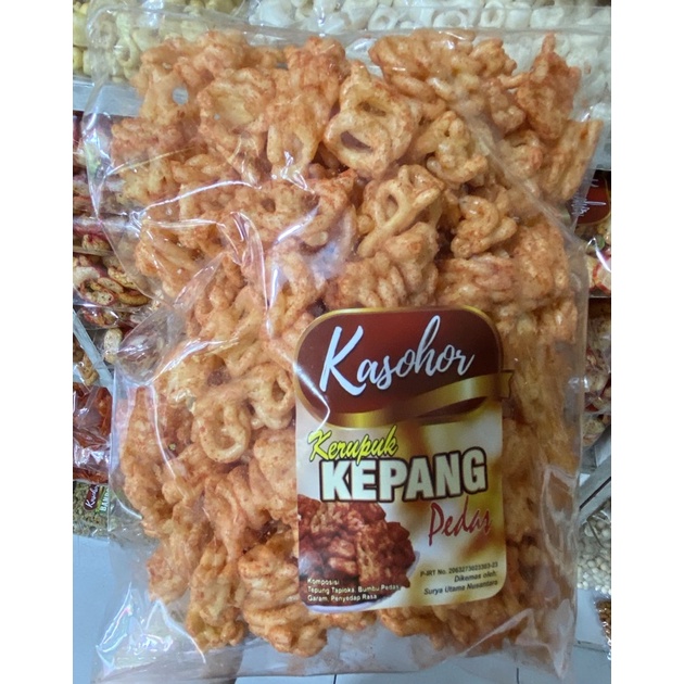 

Cemilan kerupuk kepang pedas