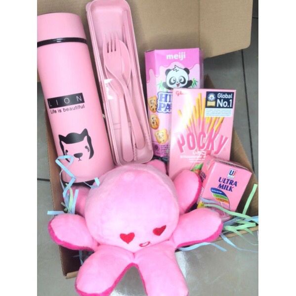 

hampers box snack box gift box bok boneka gurita kado boneka kado wisuda ulang tahun natal lebaran tunangan murah