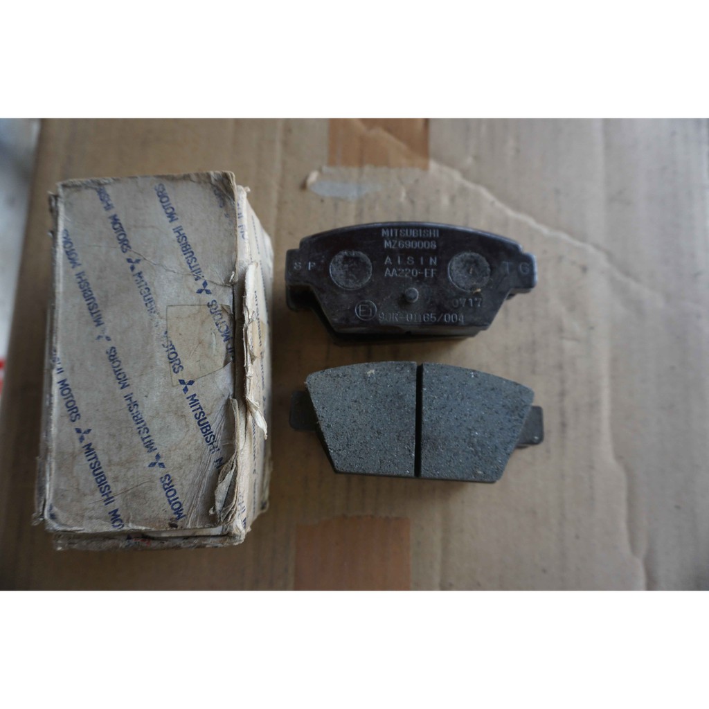 Brake Pads Kampas Rem Belakang Mitsubishi Eterna ASLI/ORIGINAL!