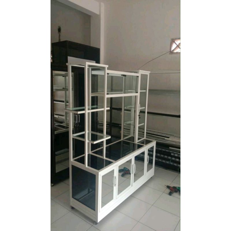 Rak tv kaca aluminium