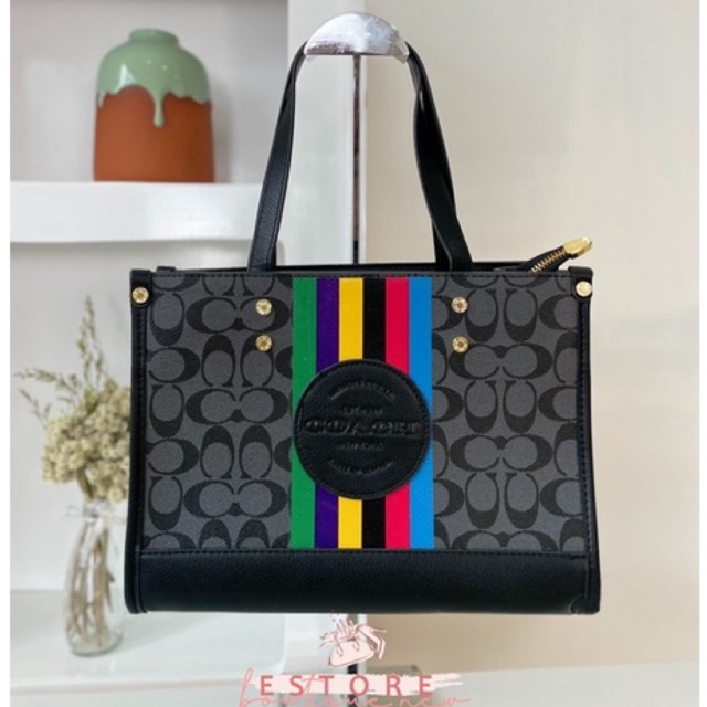 Ch signature tote 02