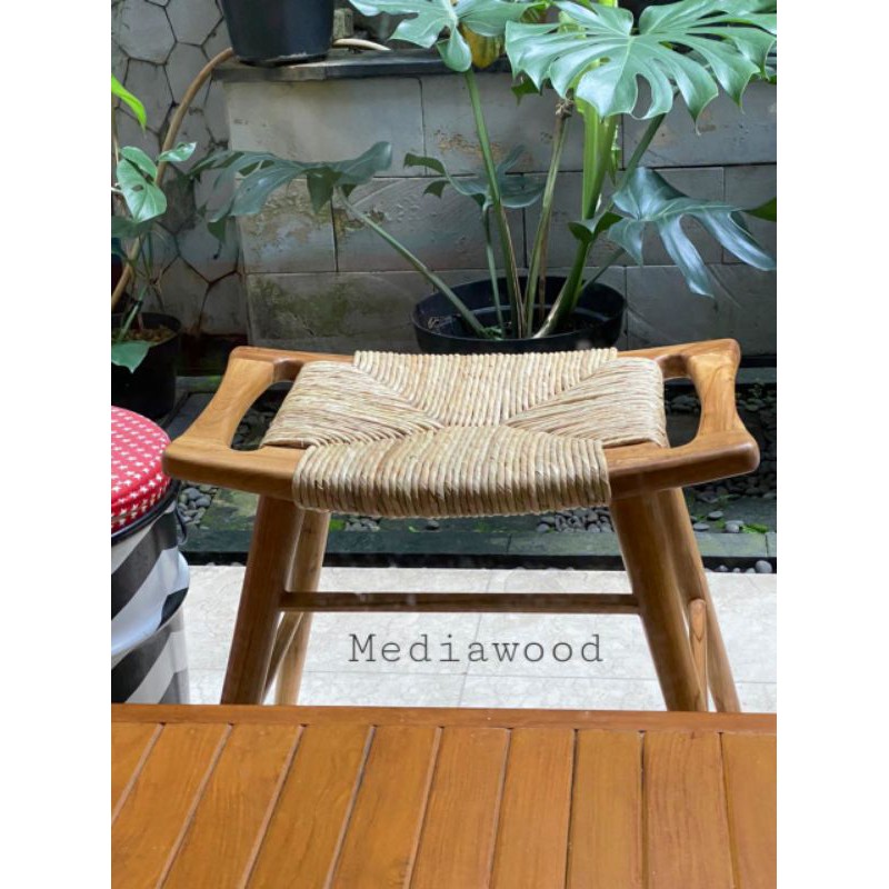 stool rotan/kursi rotan/kursi retro/kursi cantik/stool minimalis