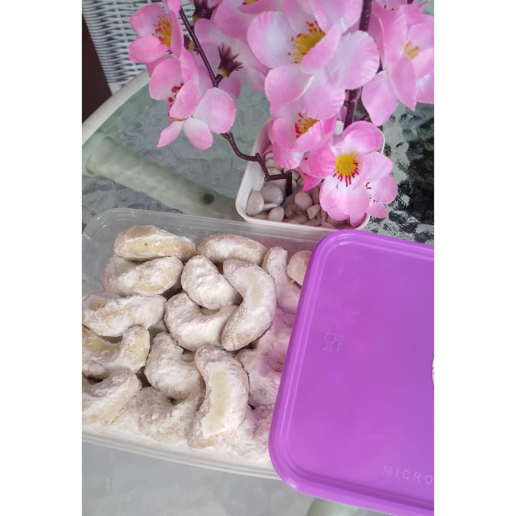 

Kue Salju Aneka Rasa 600 Gram