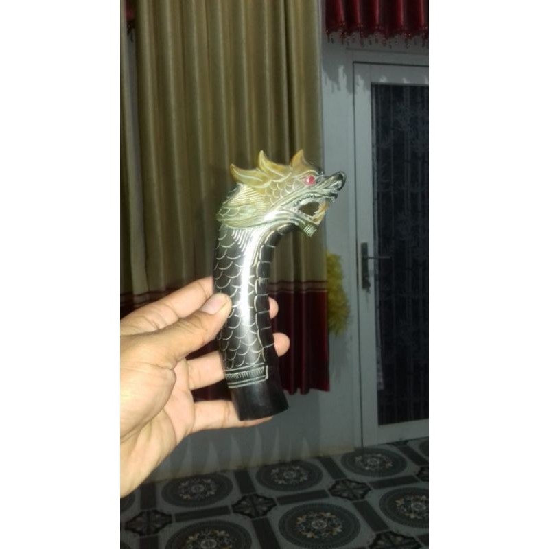 gagang golok tanduk karakter naga