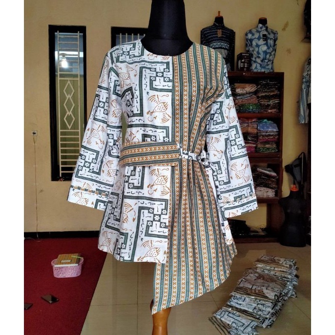 tey-17 Batik wanita ASJ SA HRB026 Kenongo Kemeja Tosca Pendek-Grafiti hijau