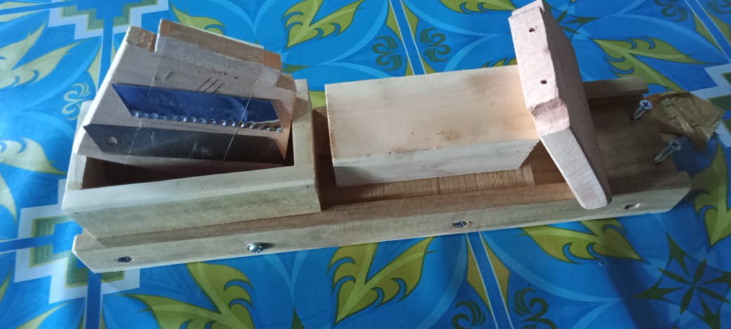 Pengiris Perajang Bawang Dan Keripik Kayu Jati