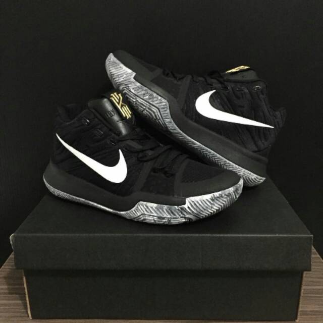 Sepatu basket kyrie 3 high bhm