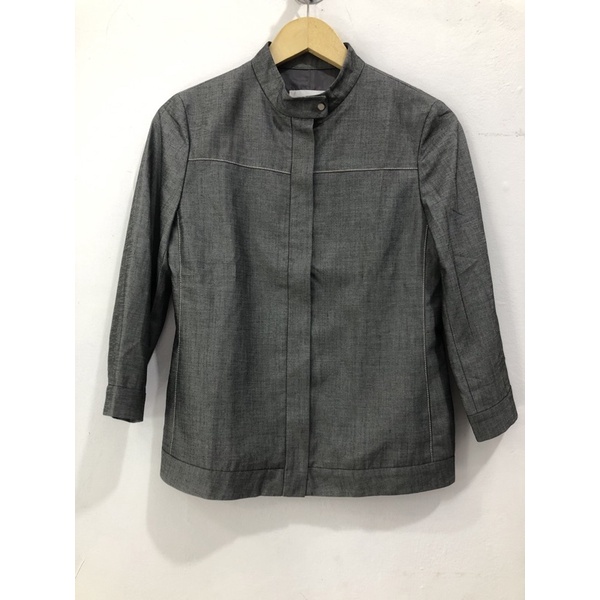 Jaket simpel abu abu wanita