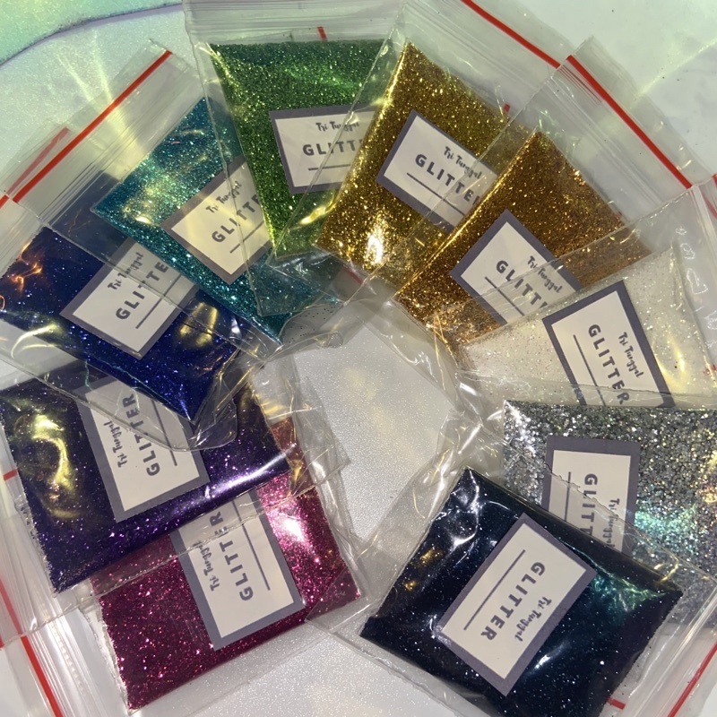 

GLITTER Serbuk 3 gram Plastik Gliter Kelap Kelip Warna Warni Tester Sprinke Berkilau Bling Sparkle Manik Hias Hiasan Aksesoris Prakarya Kerajinan Craft Crafting Art Seni Kesenian Kertakes Color Colorful Cat Paint Painting Tie Diy Shopping Arena Malang