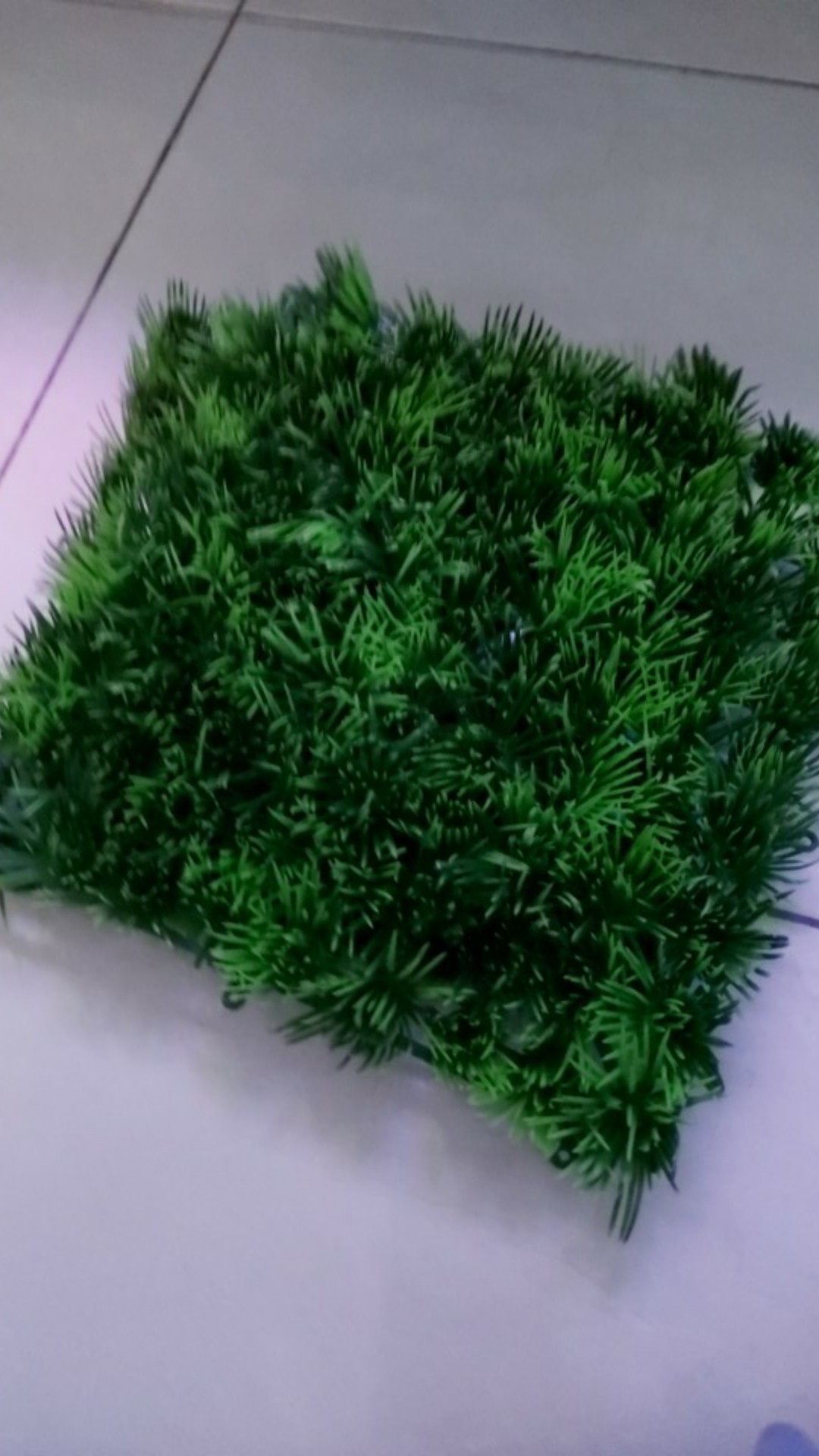 Rumput Sintetis Kotak. Rumput Jarum
