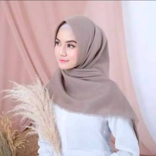 HIJAB SEGIEMPAT SAUDIA RAWIS/ SAUDIA RAWIS