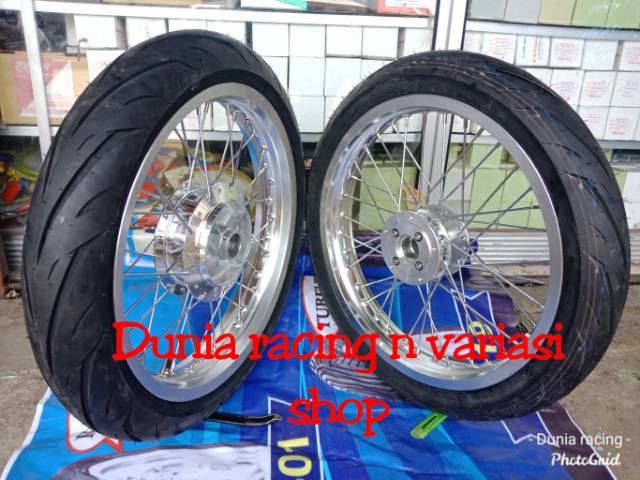 Paketan Velg Ban Motor Vixion old Vixion new Rx king MX king  jupiter Mx 135 sama Ban siap pasang