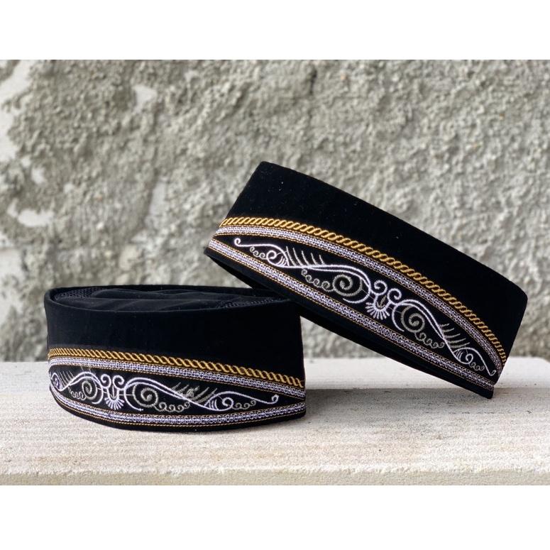 KRB.11Au22y - PECI SONGKOK MOTIF, PECI HITAM BORDIR