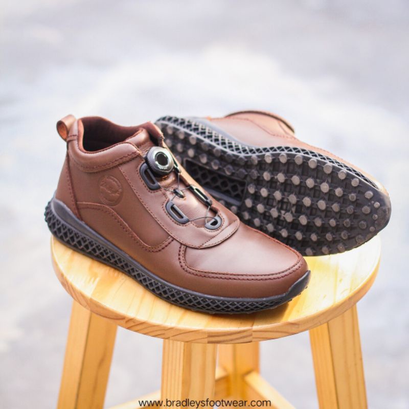 BRADLEY'S HERO - BROWN | Sepatu Dengan Mahakarya Terbaru BRADLEY'S HERO 100% Original's Kulit Asli