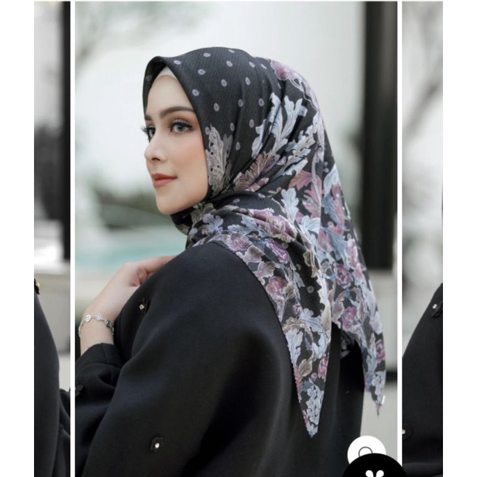 buttonscarves royale black